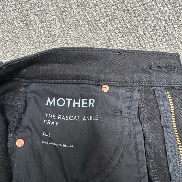 Mother Denim - Rascal Ankle Fray - “Pitch” Black - size 24 - Picture 3 of 4